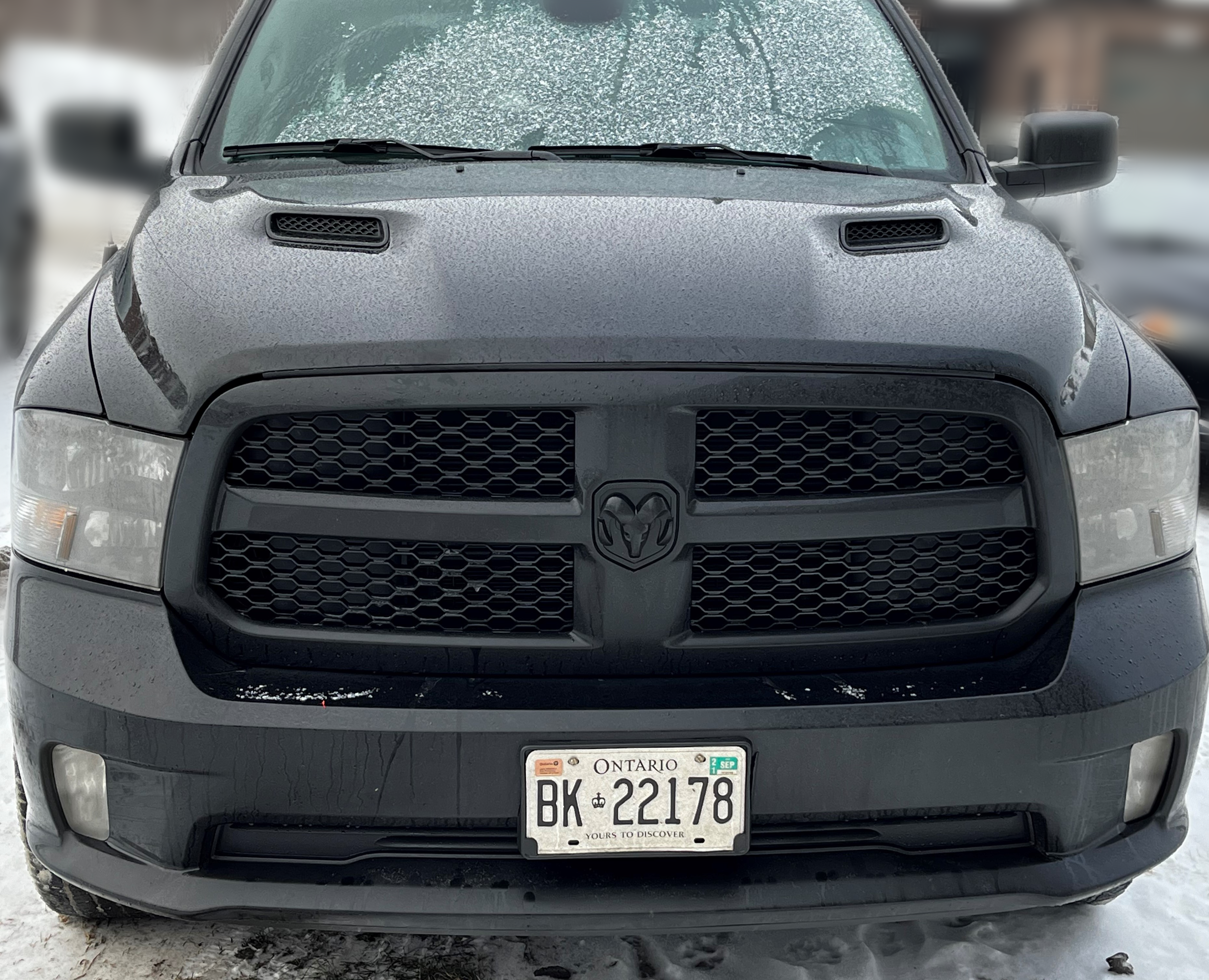 black ram 1500 truck 